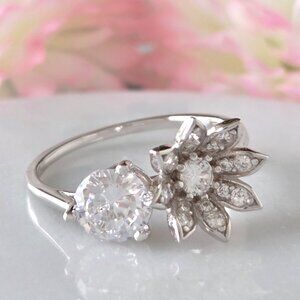 Flower Ring with Round clear gemstone, 925 Sterling Silver